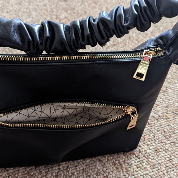 Black Urban Expressions Maddie - Picture 3 of 9